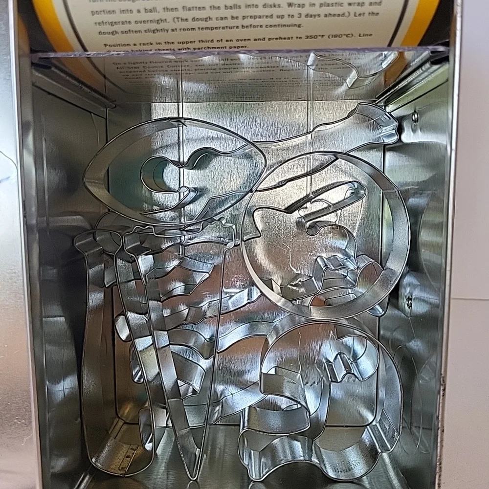 Williams-Sonoma 2007 Kids All-Star Sports Cookie Cutters